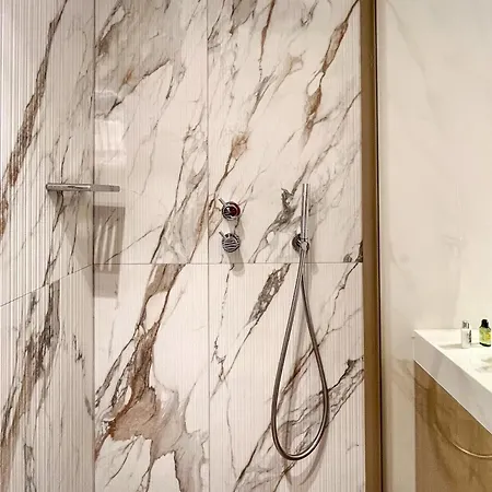 Lou 호텔 쎙뜨호뻬