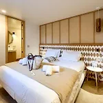 Lou Hotel 4*