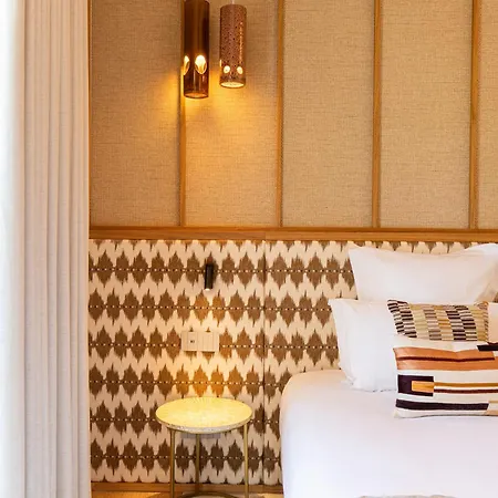 Lou Hotel