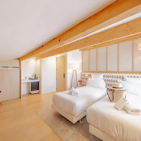 Lou Hotel