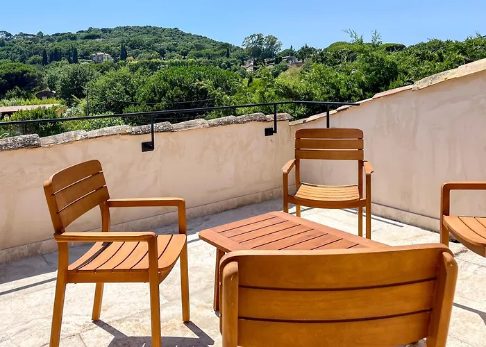 Lou Сен-Тропе